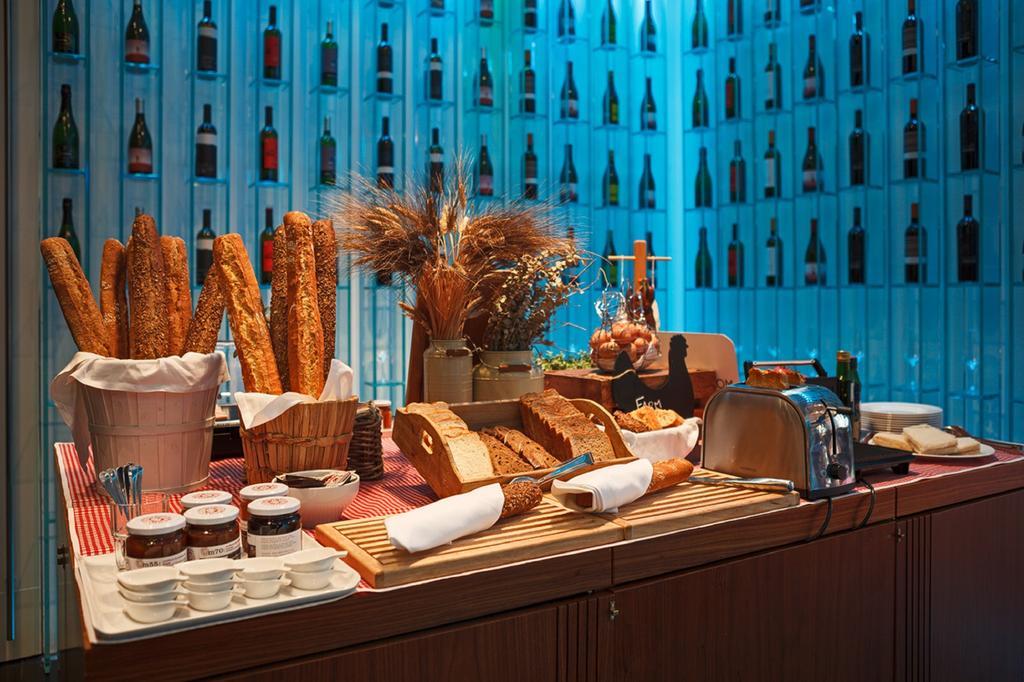 Sixtytwo Hotel Barcelona Fast-food foto