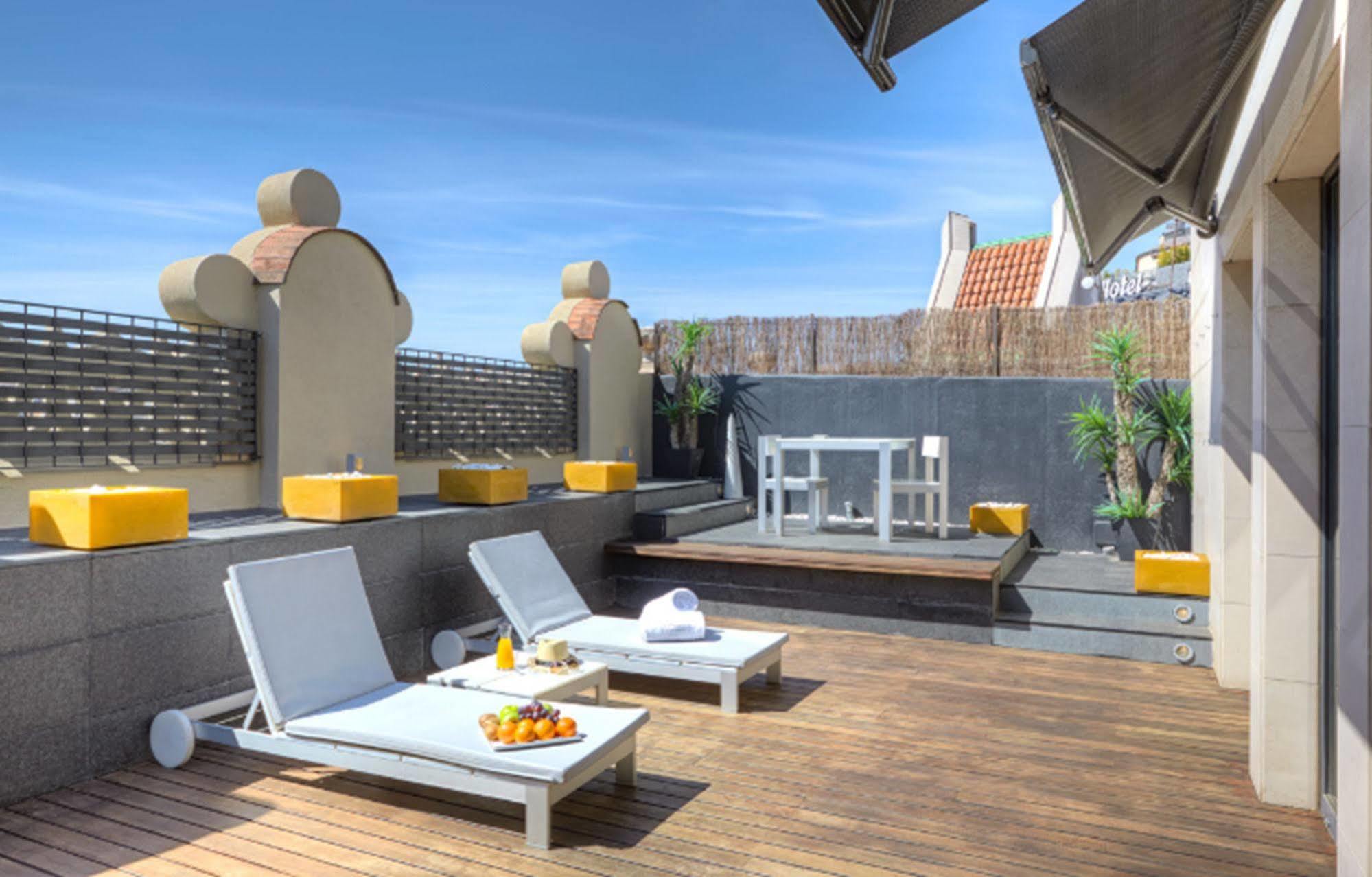 Sixtytwo Hotel Barcelona Exterior foto
